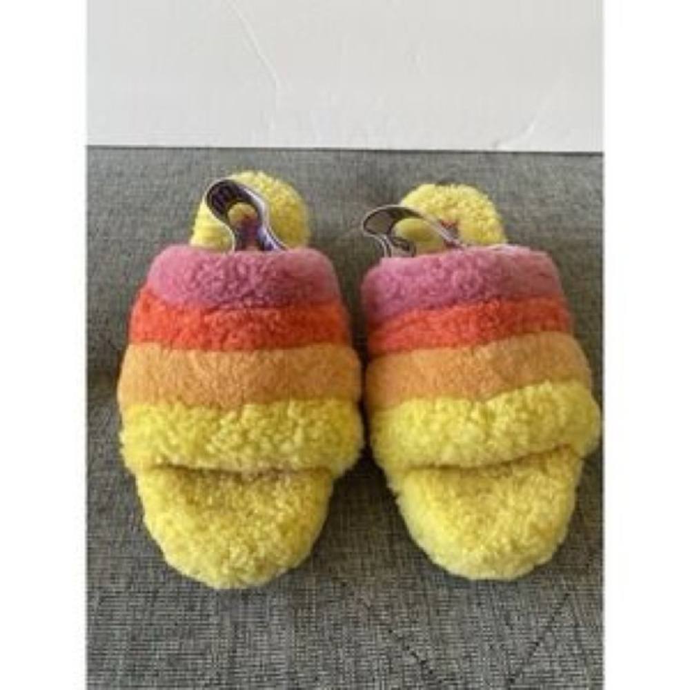 UGG fluff yeah Sz 7 Multicolor Fluffy Sandals